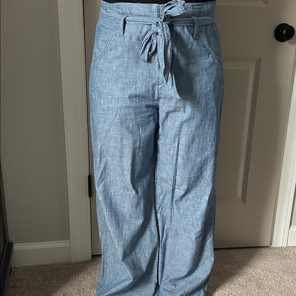 GAP Women's Light Blue Flare linen mix pant